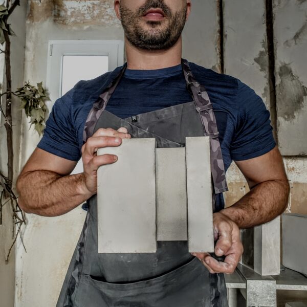 Escultura de hormigón Heavy Artifacts