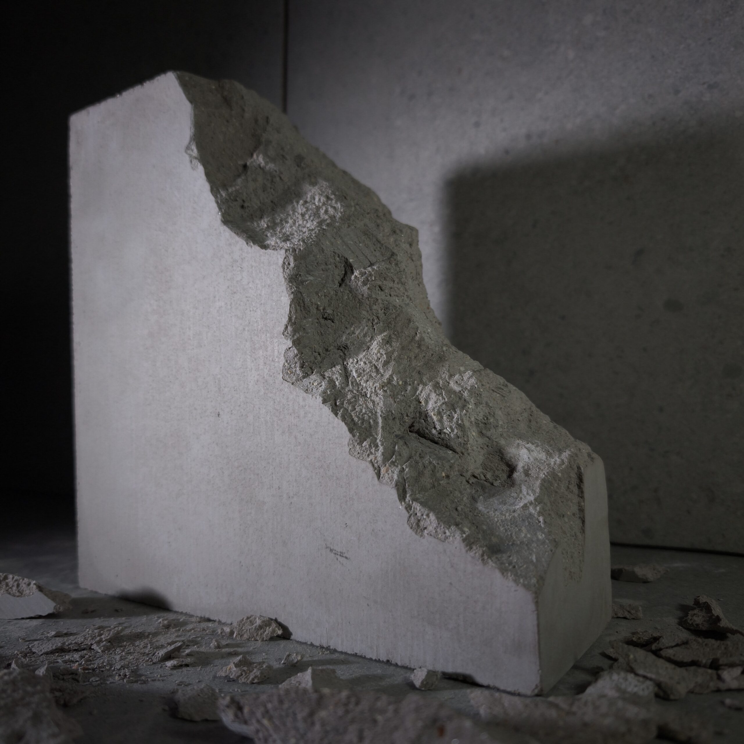 Escultura de hormigón fracture model 002 Heavy Artifacts