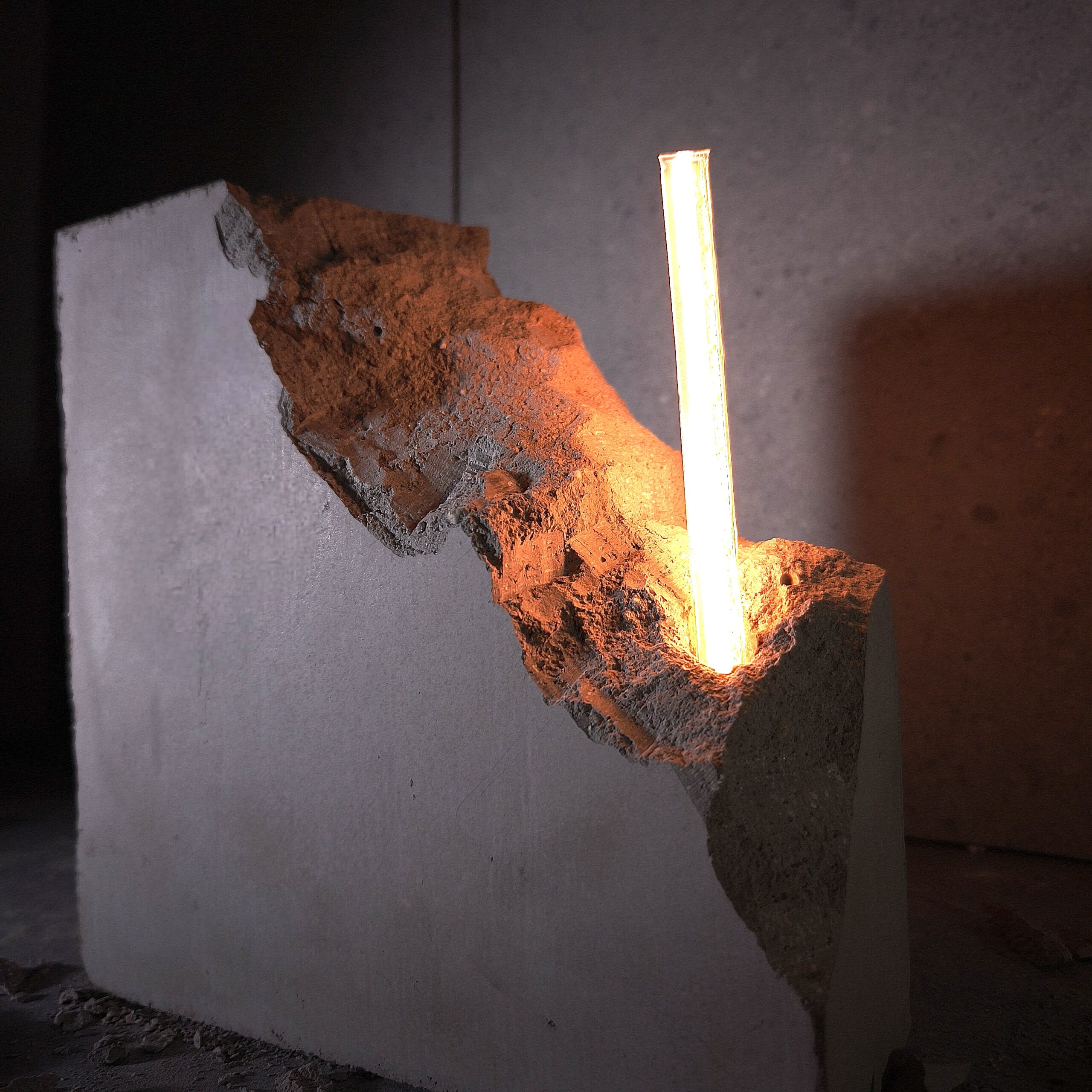 Escultura de hormigón fracture model 003 Heavy Artifacts